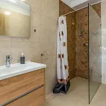 3 Bedroom Gorgeous In Апартаменты *