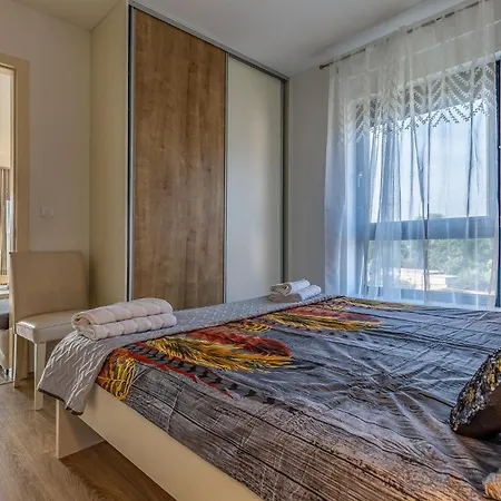 公寓 3 Bedroom Cozy In 梅杜林