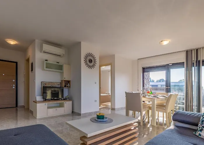 3 Bedroom Cozy In * 梅杜林