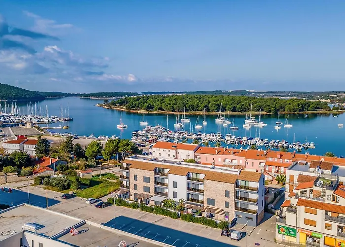 公寓 3 Bedroom Cozy In