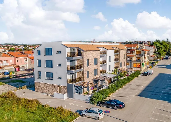 3 Bedroom Cozy In 公寓