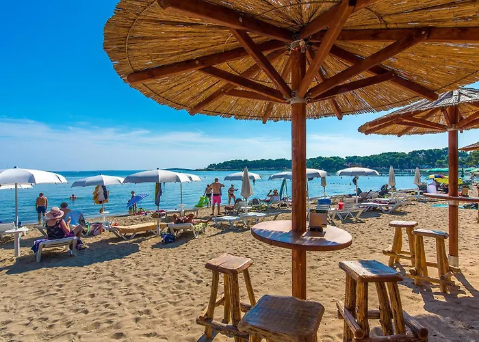 公寓 3 Bedroom Cozy In 梅杜林